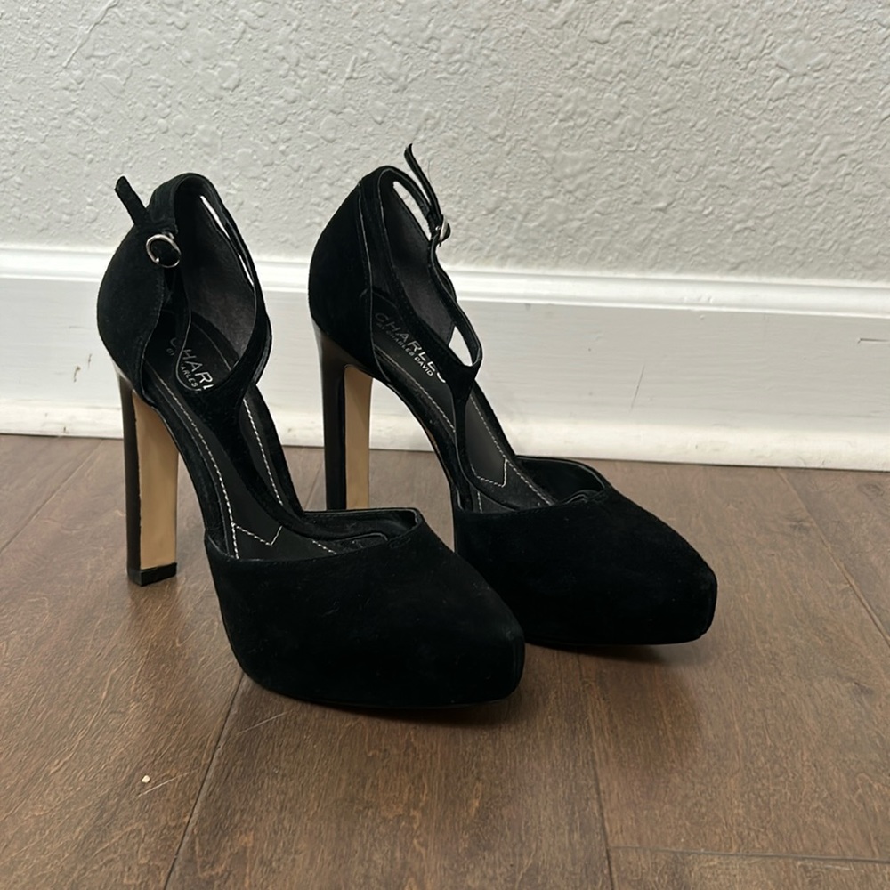 Black close toe platform shoes